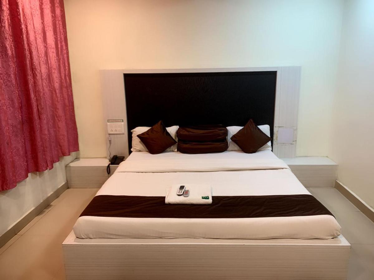 Hotel Payal & Restaurent Pachmarhi Bagian luar foto